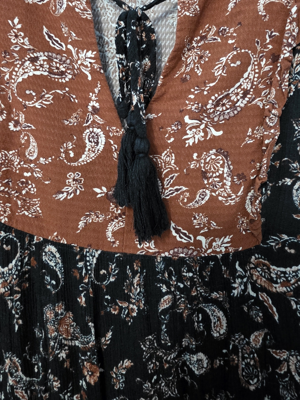 Knox Rose Black & Rust Paisley Maxi with Tassel Tie - Picture 3 of 6